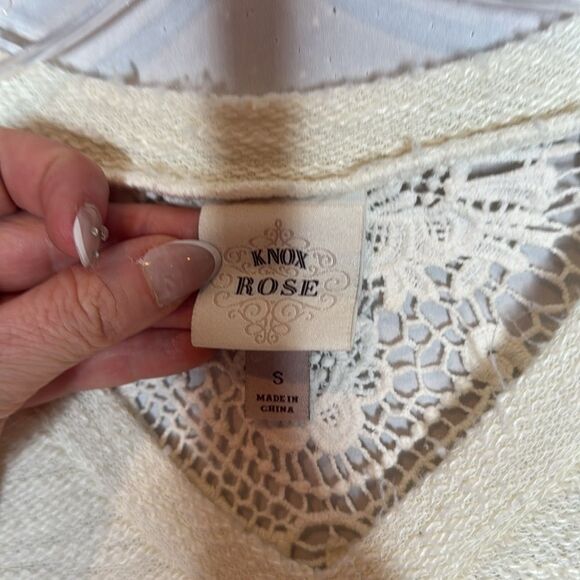Knox Rose Cream V-Neck Sweater. Size Small. - Picture 4 of 6